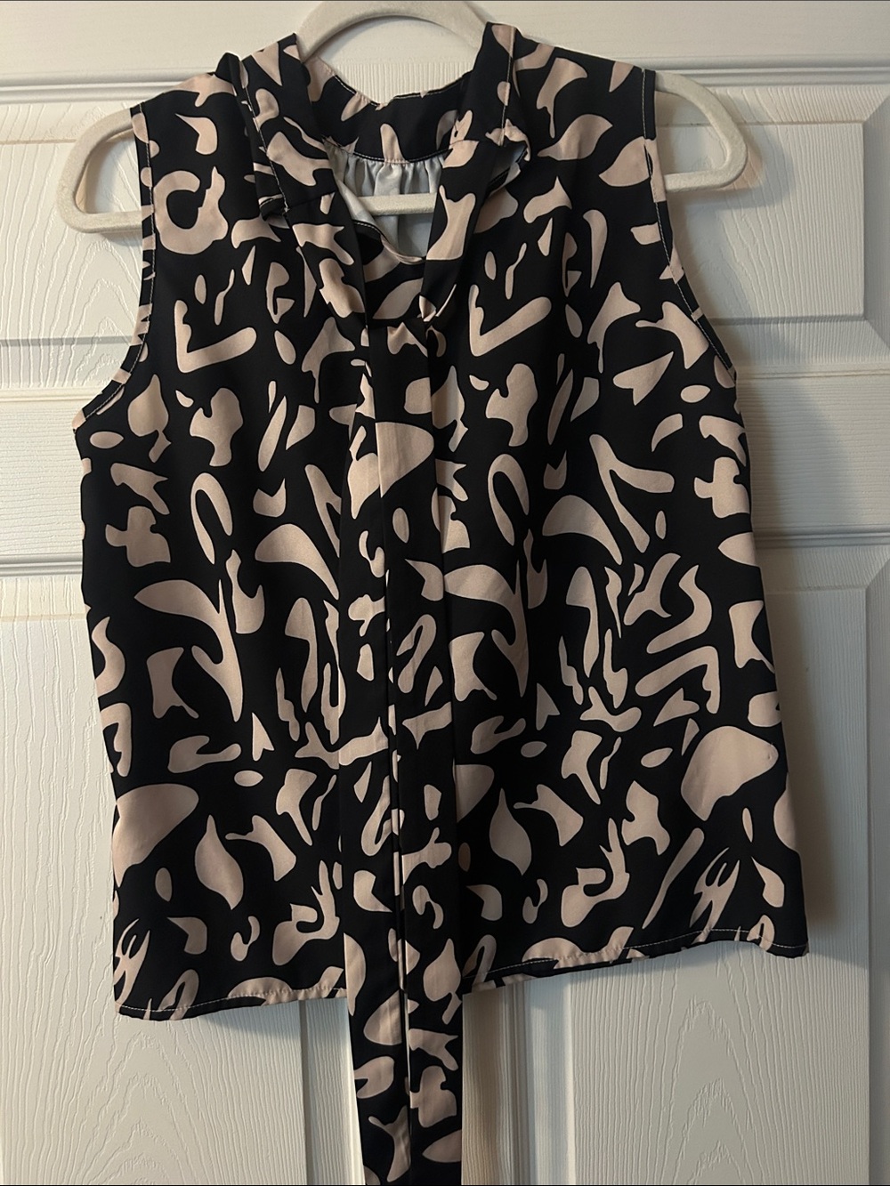 SHEIN Black and Cream Tie-Neck Sleeveless Camisole